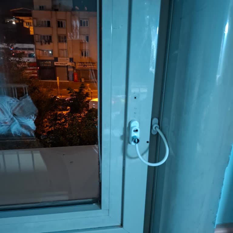 Çocuk Servisinde Havasız, Sıcak Ortam Ve Yanıcı Yemek Şikayeti