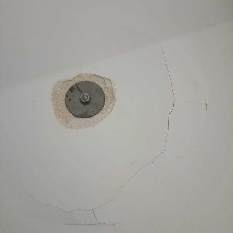Arçelik'in Duvarı Yıkan Klima Montajı, Yeni Adrese Ücretsiz Taşıma Talebi