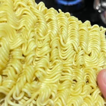 Küflü Noodle Ürünüyle Karşılaşılan Sağlık Endişesi Ve Telafi Talebi