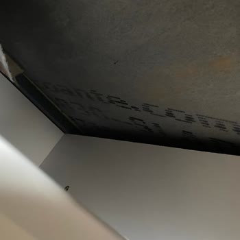 Coante Tezgahın Üzerinde Beyazlaşmalar Oluşmaya Başladı