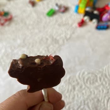Ozmo Fun Çikolatalı Üründe Yabancı Madde Ve Çocuk Boğaz Tehlikesi