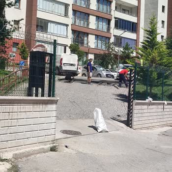 İş Güvenliği İhmali Nedeniyle Araç Kapısı Ortada Bırakıldı Ve Hasar Gördü Tazminat Talep Ediyorum
