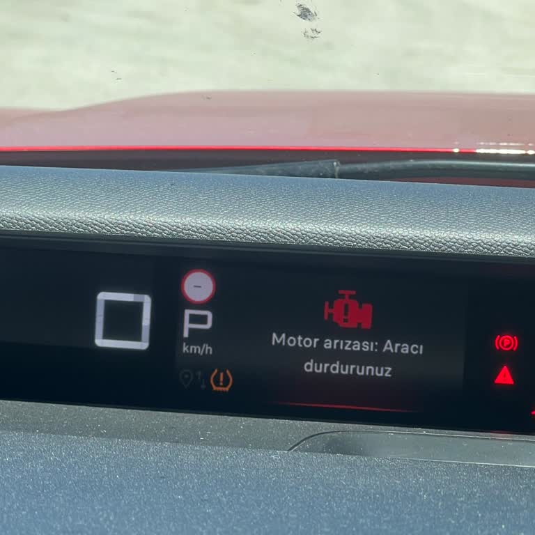 2.500 Km'de Motor Arızası Ve Satış Sonrası İletişimsizlik Nedeniyle Aile Yolda Bırakıldı