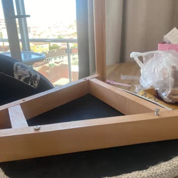 Kusurlu Masa Takımı Ve Belirsiz İade Süreci Evinizi Sıkıştırıyor