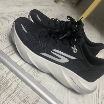 Skechers Spor Ayakkabısı Ağrıya Neden Oldu, Zorlu Center Mağaza İade Ve Değişim Reddetti