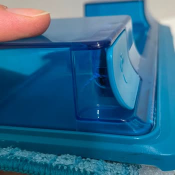 Mop Haznesi Çatladı, Su Sızdırıyor: Philips 6000 Dikey Süpürge'de Üretim Hatası
