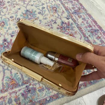 Yırtılan Çanta Ve Saldırgan Satıcı