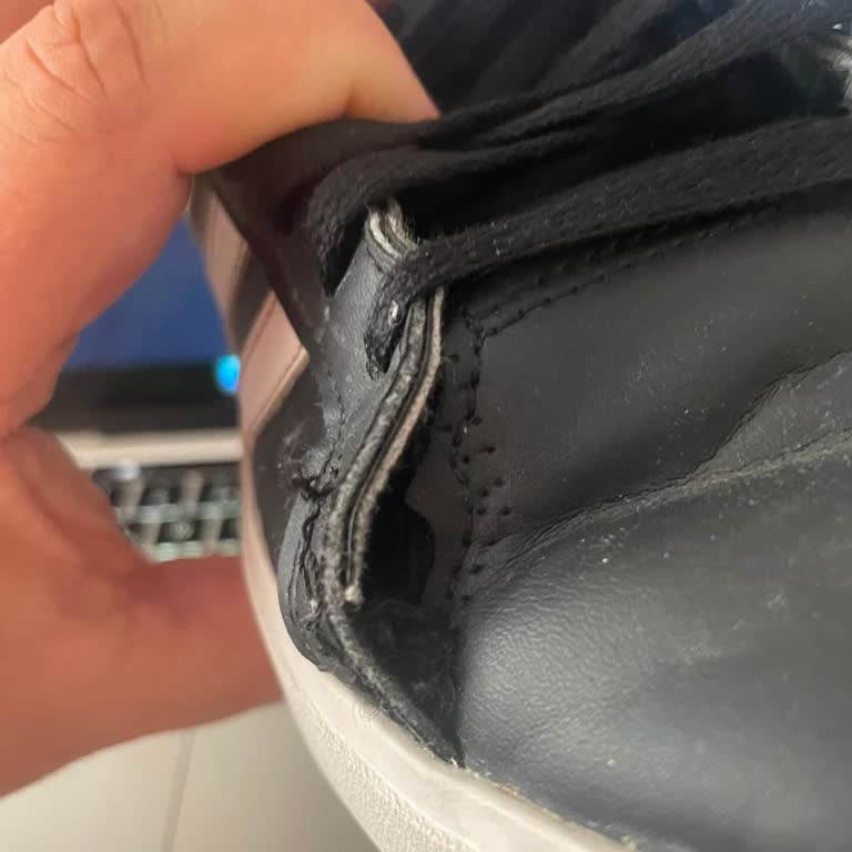10 Gün Kullanılan Adidas Ayakkabısının Dikiş Patlaması Ve Kokusuna Mağaza İade Reddi