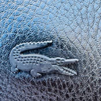 Lacoste Çantasında Hızlı Deformasyon Ve Mağaza İlgisizliği