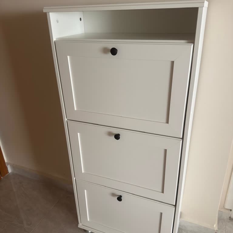 IKEA 3 Katlı Ayakkabılık Montaj Sorunu: Vidalar Yerinden Çıkıyor