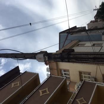 SEDAŞ Aydınlatma Direği Çökmekte Olan Tehlike ve Yenileme Talebi