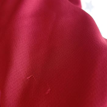 Fırsat Ürünü Olarak Satılan Abiye Elbisenin Defolu Gelmesi Ve Değişim Reddedilmesi