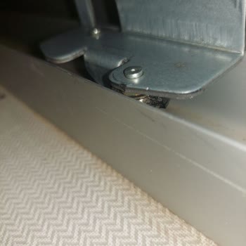 Samet Sürgülü Kapak Sisteminde Lastik Parçalanması Ve Metal Sürtünme Sorunu