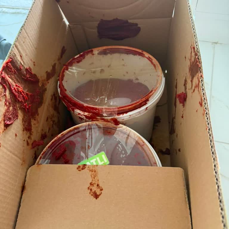 DHL Kargo'nun Gıda Ürünlerinde Özensiz Taşıma Ve Dökülme