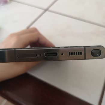 S23 Ultra Pil Şişmesi Nedeniyle Arka Kapak Sorunu Ve Güvenlik Endişesi