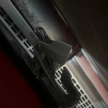 Emniyet Kemerleri Olmadan Hızlı Sürüş Güvenliğimizi Tehlikeye Attı