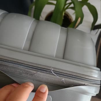 Mçs Valizlerin Kulplar Kırılıyor, Dikişler Açılıyor