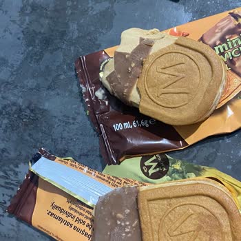 Magnum Mini Dondurmasında Bisküvi Parçaları Yarım Kaldı
