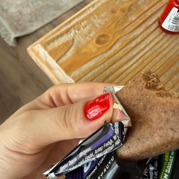 Züber High Protein Bar’ında Taş Benzeri Yabancı Cisim Sağlık Tehlikesi Yaratıyor
