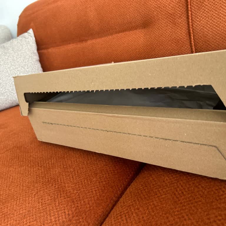 Teslimat Sırasında Açılan Paket Mahremiyet İhlali