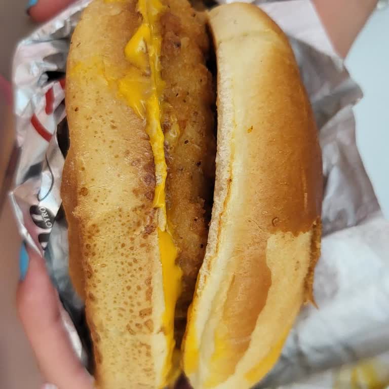 Cheddar Peynir İsteği Göz Ardı Edildi, Yanlış Burger Sunuldu