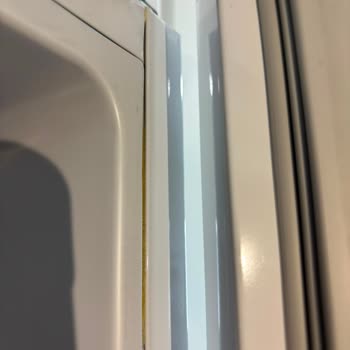 Beko Buzdolabında Sürekli Donma Ve Terleme, Hatalı Tahliye Delikleri Ve Kirli İç Kısım