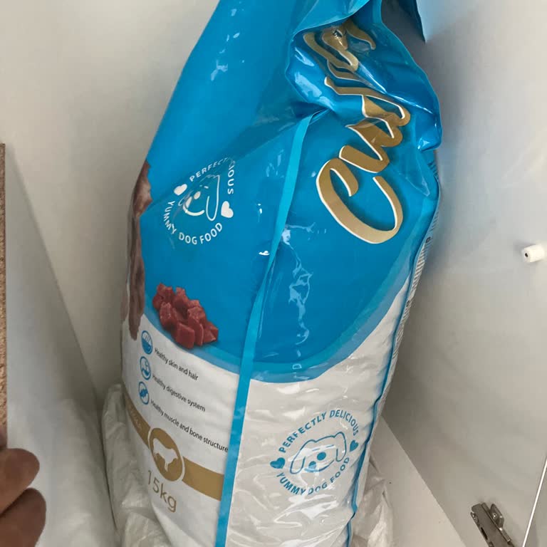 Geciken Kargo Ve Yanlış Köpek Maması Gönderimi