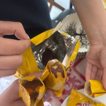 BİM'de Eti Popkek'lerin Açık Ve Boş Paketleriyle Yaşanan Hijyen Sorunu Tekrarlandı
