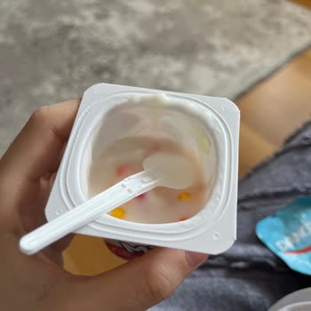 Tarihi Geçmiş Ve Yarım Dolulukta Satılan Danone Mix Yoğurt