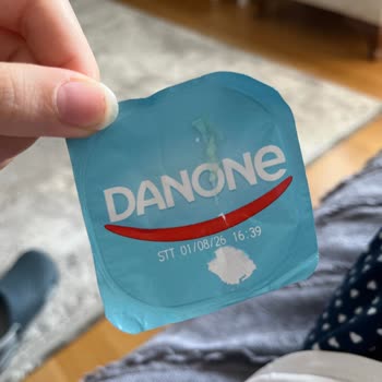 Tarihi Geçmiş Ve Yarım Dolulukta Satılan Danone Mix Yoğurt