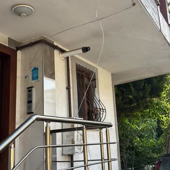 Kopmuş Kablo Ve Güvenlik Riski İçin Acil Müdahale Talebi