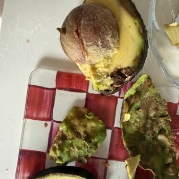 Çürük Avokado Ve Yanıltıcı Görseller Nedeniyle Ücret İadesi Talebi