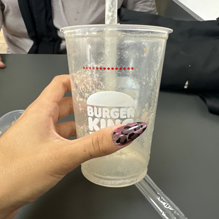 Burger King Şubesinde Yanlış Ürün Verildi Ve Ücret İadesi Reddedildi