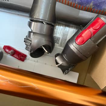Dyson V10 Süpürge Parçalarının Kısa Sürede Kırılması Ve Garanti Dışı Destek Eksikliği