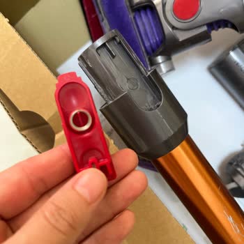 Dyson V10 Süpürge Parçalarının Kısa Sürede Kırılması Ve Garanti Dışı Destek Eksikliği