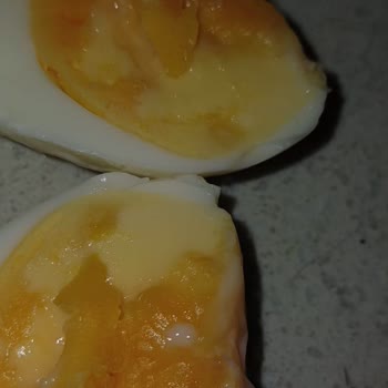 Neden Marka Bozuk Yumurtalar ve Tarih Değiştirme Skandalı