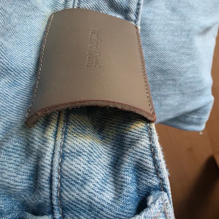 Massimo Dutti Erkek Jean Etiketinden Kaynaklanan Kalıcı Leke Şikayeti