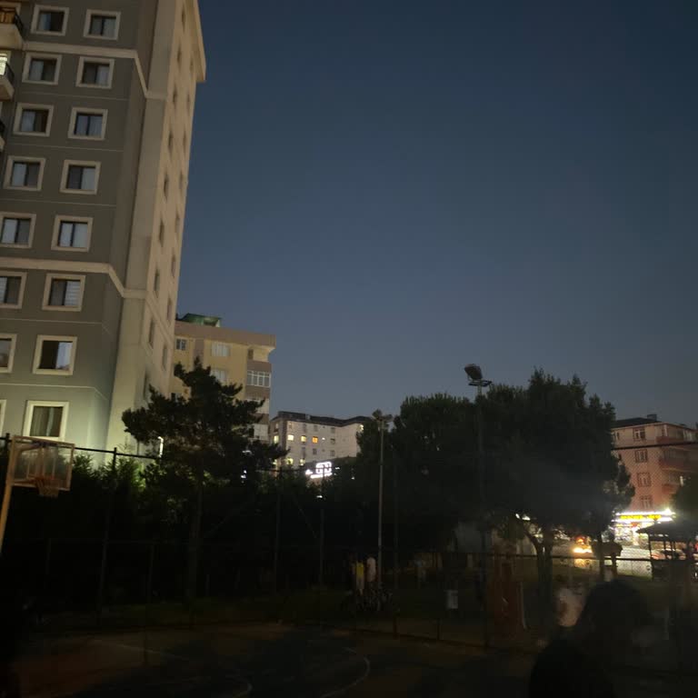 Pendik’te Park Aydınlatma Sorunu