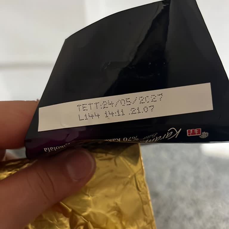 Eti Karam Bitter Çikolatanın Renk Bozukluğu Ve Tüketilemez Tatı