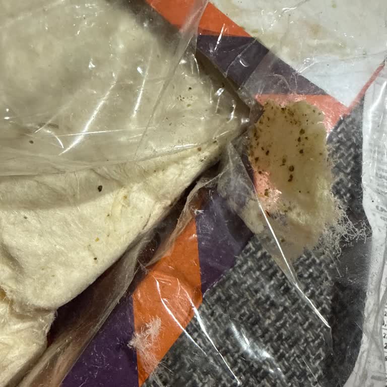 Son Kullanma Tarihi Geçmemiş Olmasına Rağmen Bayat Pişmaniye Ürünü Sağlık Endişesi Ve İade Talebi