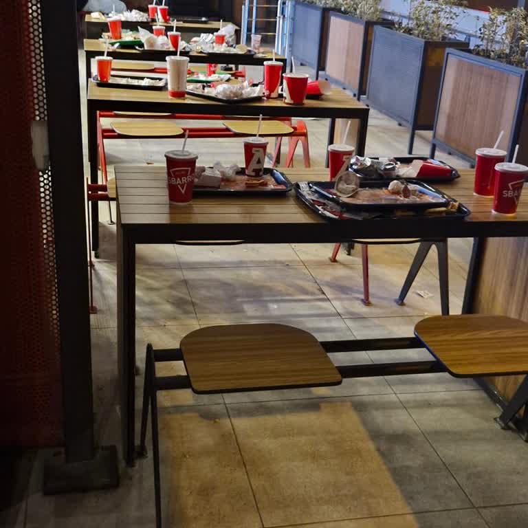 İzmir Buca Arby's Şubesinde Hijyen Ve Sipariş Hataları