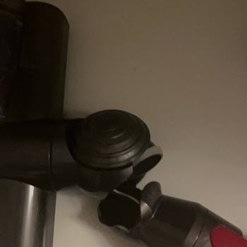 Dyson V11 Süpürge Başlığı Hafif Düşmede Kırıldı Ve Garanti Reddi