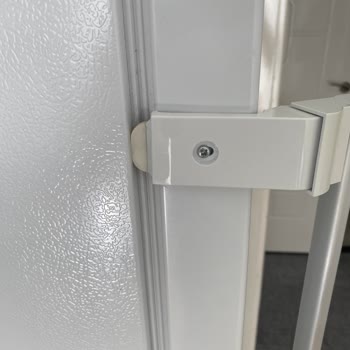 Uğur Soğutma Dondurucu Kapak Kolları Kırık, Ücretsiz Değişim İsteği