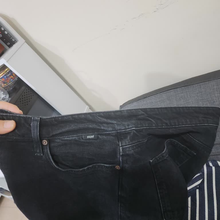 Migros Mağazasında Eksik Kemer Tokalı Jean Pantolonun Yıkama Şartı Olmadan Değişim Talebi