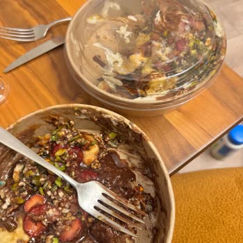 Üç Waffle Dağılmış Ve İade Reddi