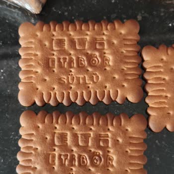 Migros Sanal Markette Yanmış Bisküvi İçin Ücret İadesi Ve Kalite Kontrol Talebi
