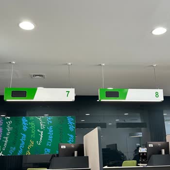 Garanti BBVA Çerkezköy Şubesinde Tek Gişe Açık, Müşteriler Uzun Süre Bekliyor