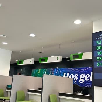 Garanti BBVA Çerkezköy Şubesinde Tek Gişe Açık, Müşteriler Uzun Süre Bekliyor