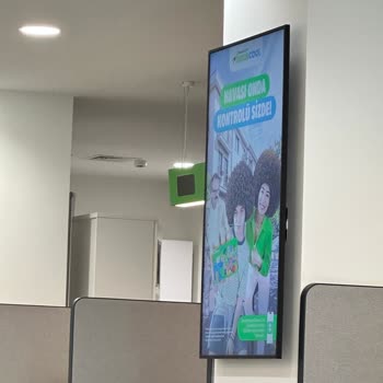 Garanti BBVA Çerkezköy Şubesinde Tek Gişe Açık, Müşteriler Uzun Süre Bekliyor