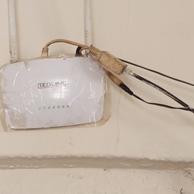 Redline Modem Sinyali Sıfıra Düşmüş Tek Telefonla Çalışıyor 300 TL Ödedik Çözüm Gelmedi